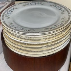 (8)china Plates (8) China Tea Cups (7) Small Plates 
