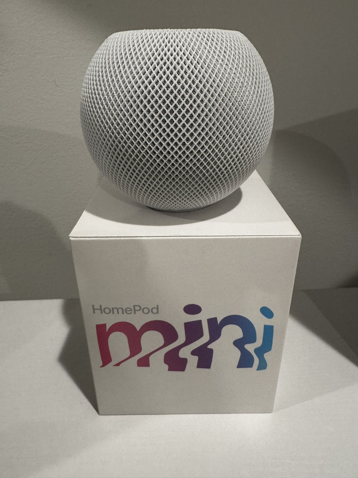 Like New - Apple HomePod Mini Smart Speaker 