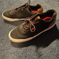 Men’s Casual Shoe by Levi’s Sz9