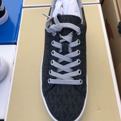 SIZE 7 MICHAEL KORS GRAFFITI MK BRAND NEW