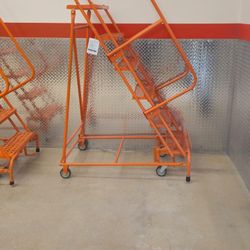 6 Step Rolling Ladder