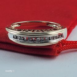 10K Yellow Gold Genuine Diamond "MOM" Band Ring Size 6.75 - Solid Gold!/ Anillo de Oro "MOM" con Diamantes Genuinos! 👌🎁Post Tags: 10K 14K
