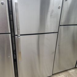 GE Stainless Steel 18"cuft Refrigerador With Ice Maker Machine In Excellent Working Condition 