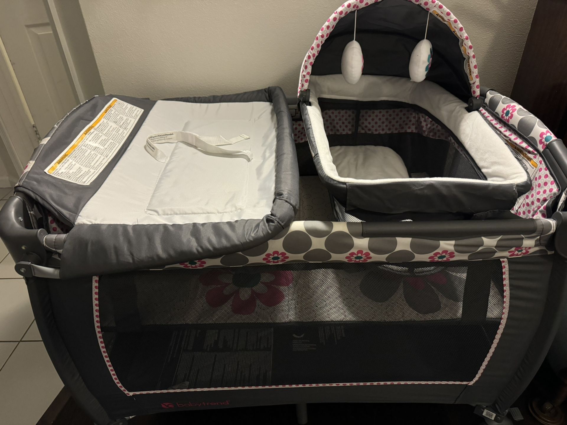 Baby Trend Lil’ Snooze Pack & Play Deluxe 