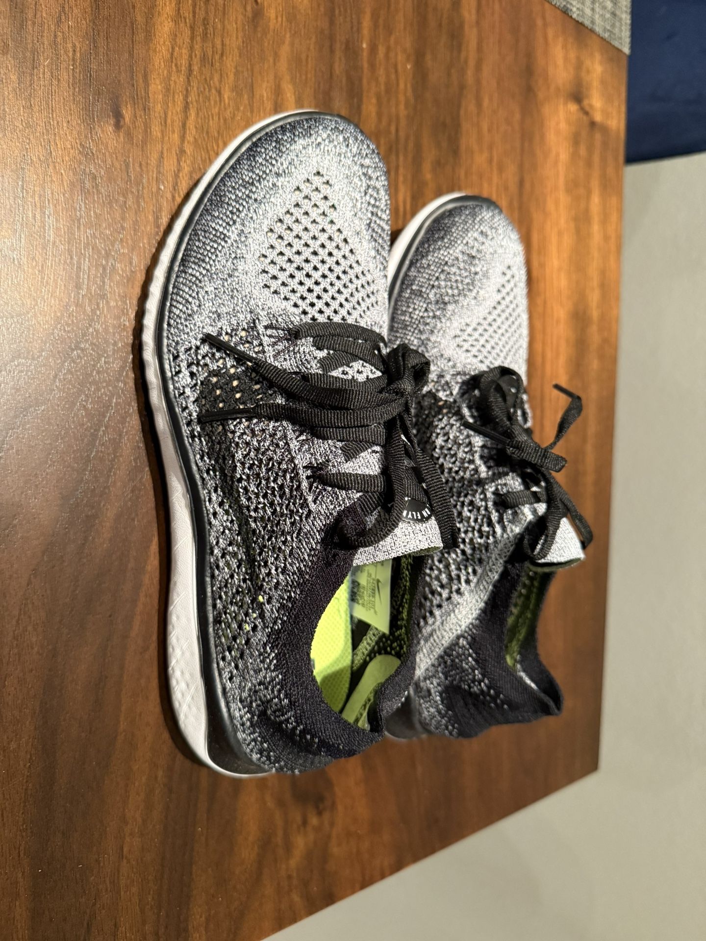 Nike Free Flyknit Women 8