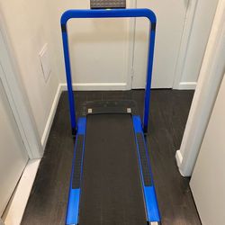 Treadmill with detachable arms