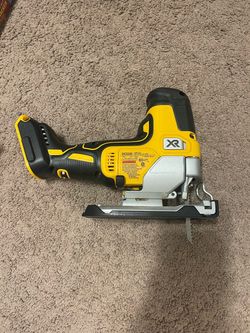 DEWALT 20V MAX XR Brushless Barrel Grip Jigsaw DCS335
