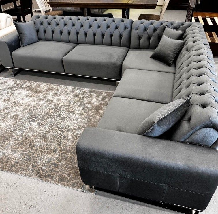 AP- Luxury Gray Sectional, Living Room/ Financing & Delivery