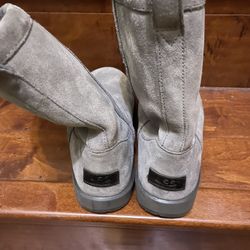 UGG Classic Short suede Leather  Boots Vibram Arctic Grip Wet Ice  woman 9 