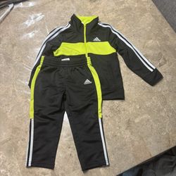 Adidas Unisex baby active track set Size 24 months  Like new  condition