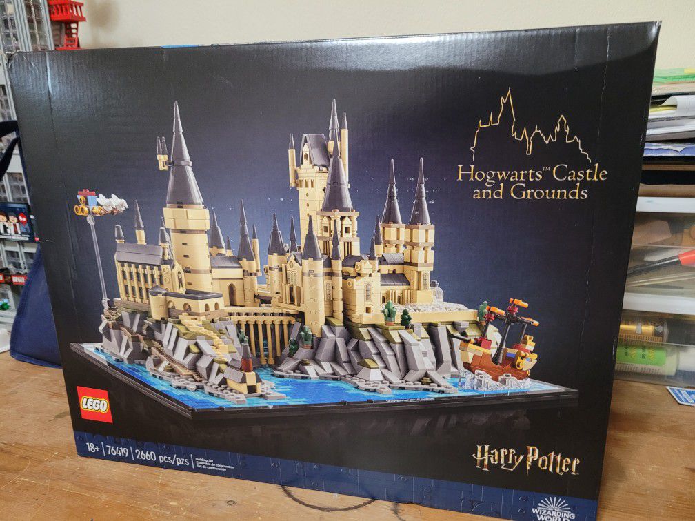 Brand New Lego Harry Potter Hogwarts Castle And Grounds 