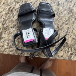 New Mix Black Scrappy Heels Size 7.5