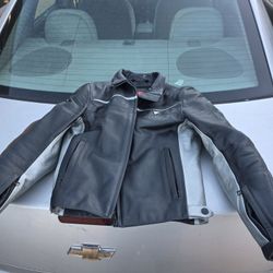 DAINESE Leather bike Jacket Black 42 unisex Motorcycle Biker Armor DTEC

Pre owned with little signs of usage Overall condition is excellent 