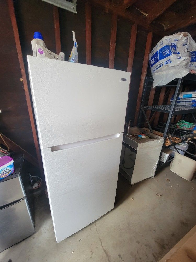 Refrigerator