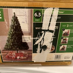 Xmas 🎄 Tree 🌲 Like New ! 6”/2 Ft $60