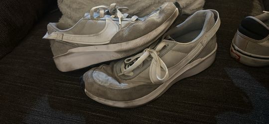 Men’s Nike size 9