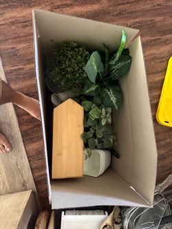 Free! Side table. Decor/kitchen Chest