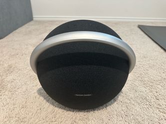 Harman Kardon Onyx Studio 8 Bluetooth Speaker – Like New