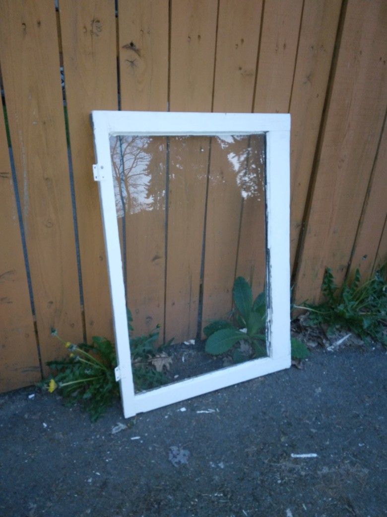 Wood Window 23x34 Casement 