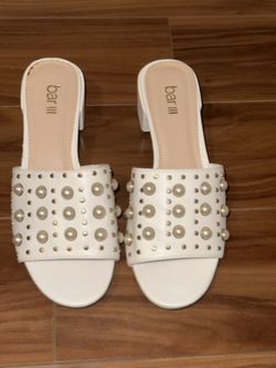 Woman’s Shoes Sandal With Pearl White 