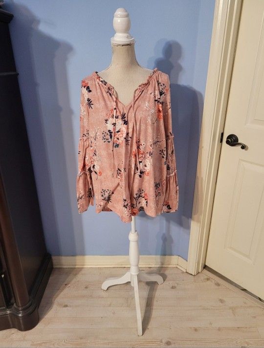 Almost Famous Size 1x Blouse 
