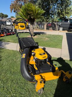 DEWALT
28 in. 224cc E-GOV Engine 3-in-1 Gas RWD Self-Propelled Lawn Mower with High Rear Wheels