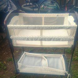 Arms Rech Sleeper Solid Wooden Bassinet And Cradle 