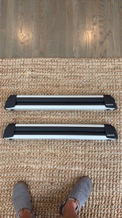 Volvo ski and snowboard roof racks