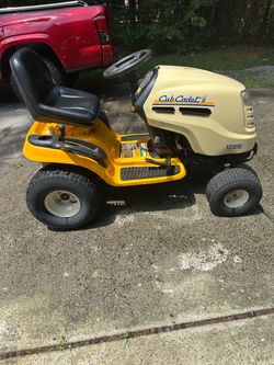 Cub Cadet LT1050 Riding Lawn Mower