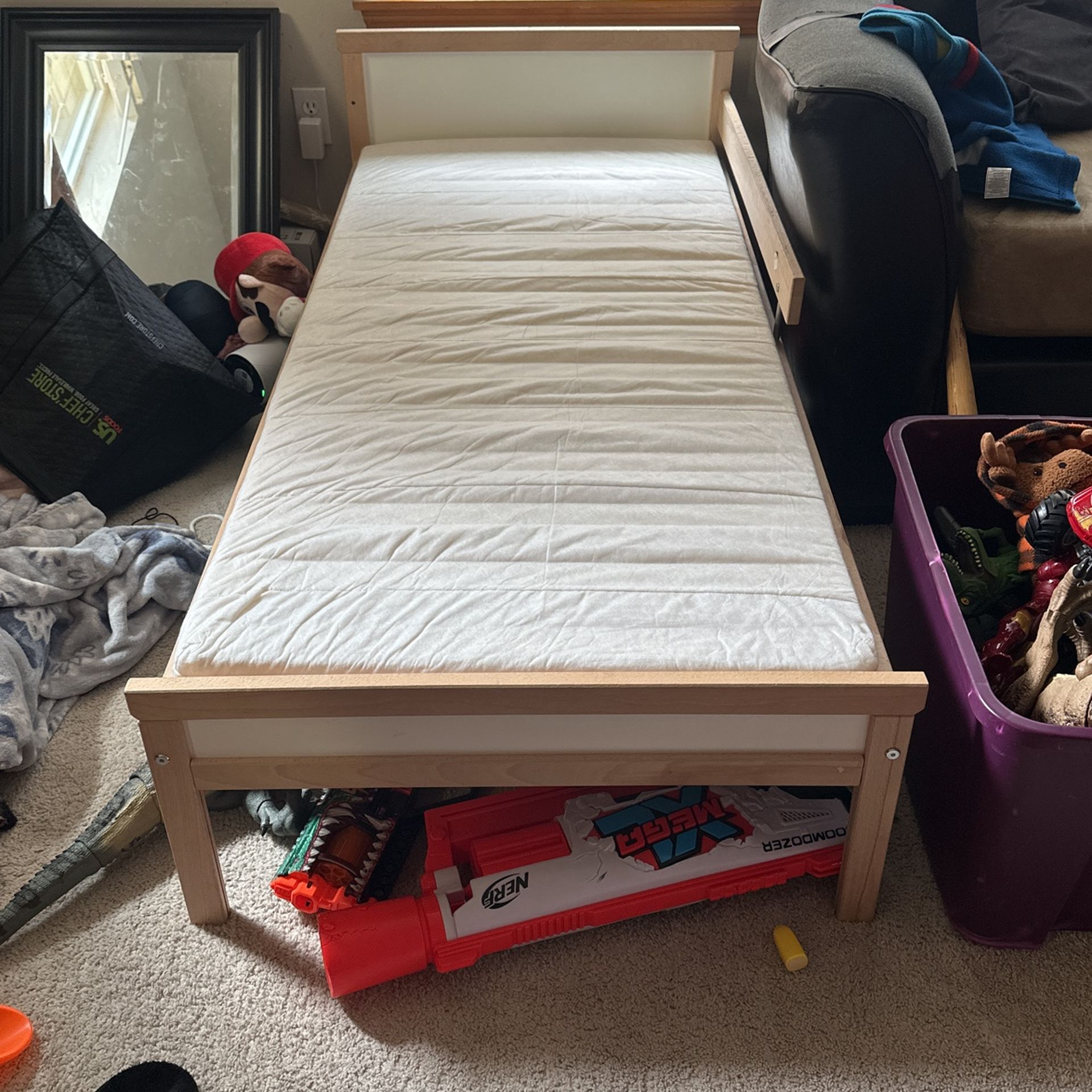 TODDLER BED