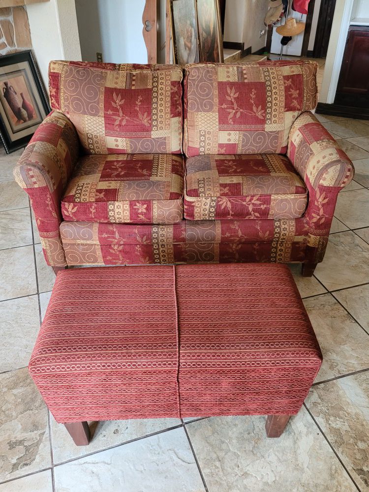 Love seat with matching foot rest