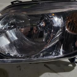 Driver Side Headlight Assembly – 2008 Chevy HHR (OEM Style)