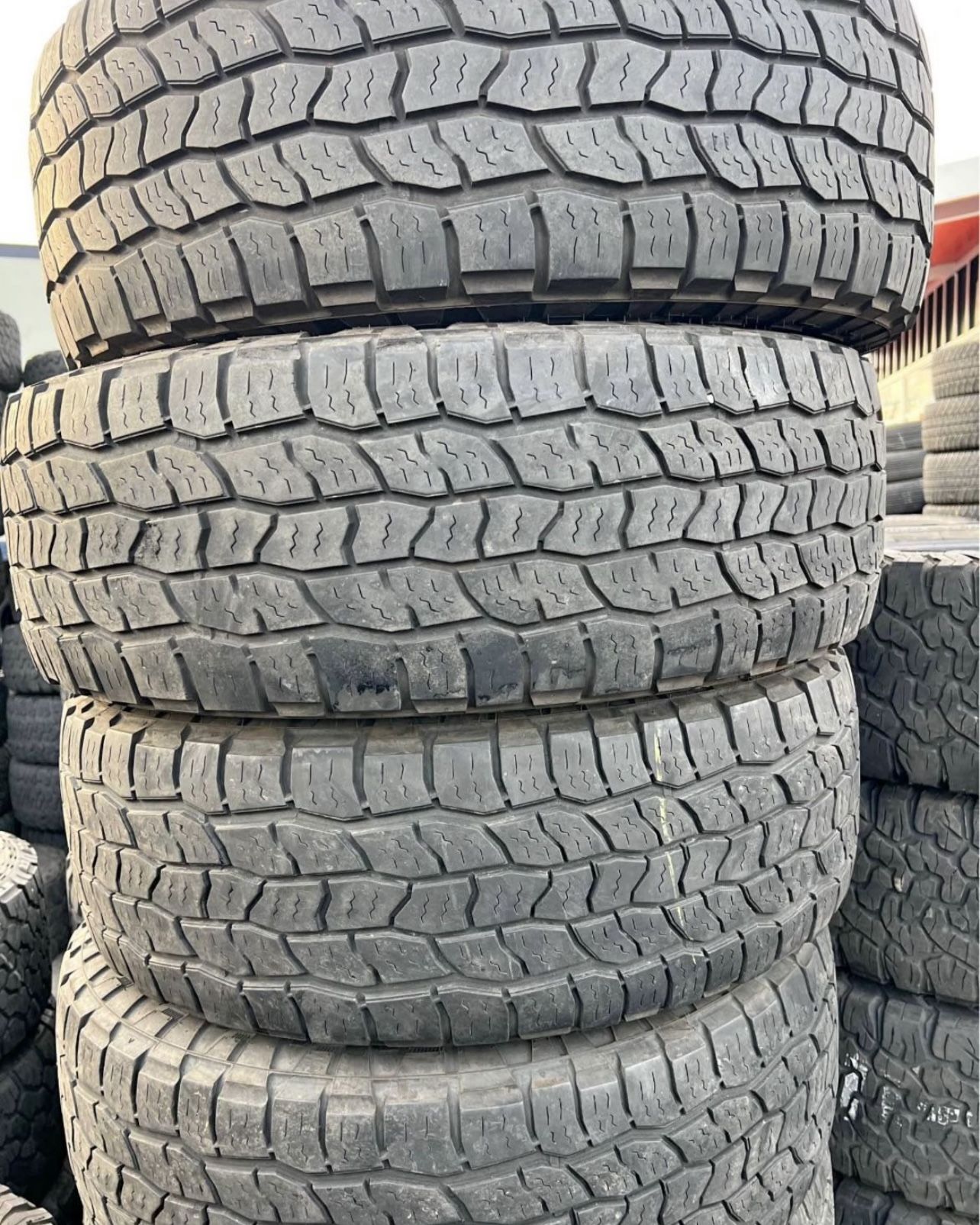 265/70/17 Cooper vendo un set de llantas usadas excelente condiciones de vida las 4 ✅🤩I am selling a set of used tires, all 4 in excellent living con