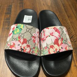 Gucci Blooms Supreme Floral Slide Sandal 