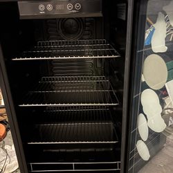 Mini Fridge with Glass Door – Pick up Only