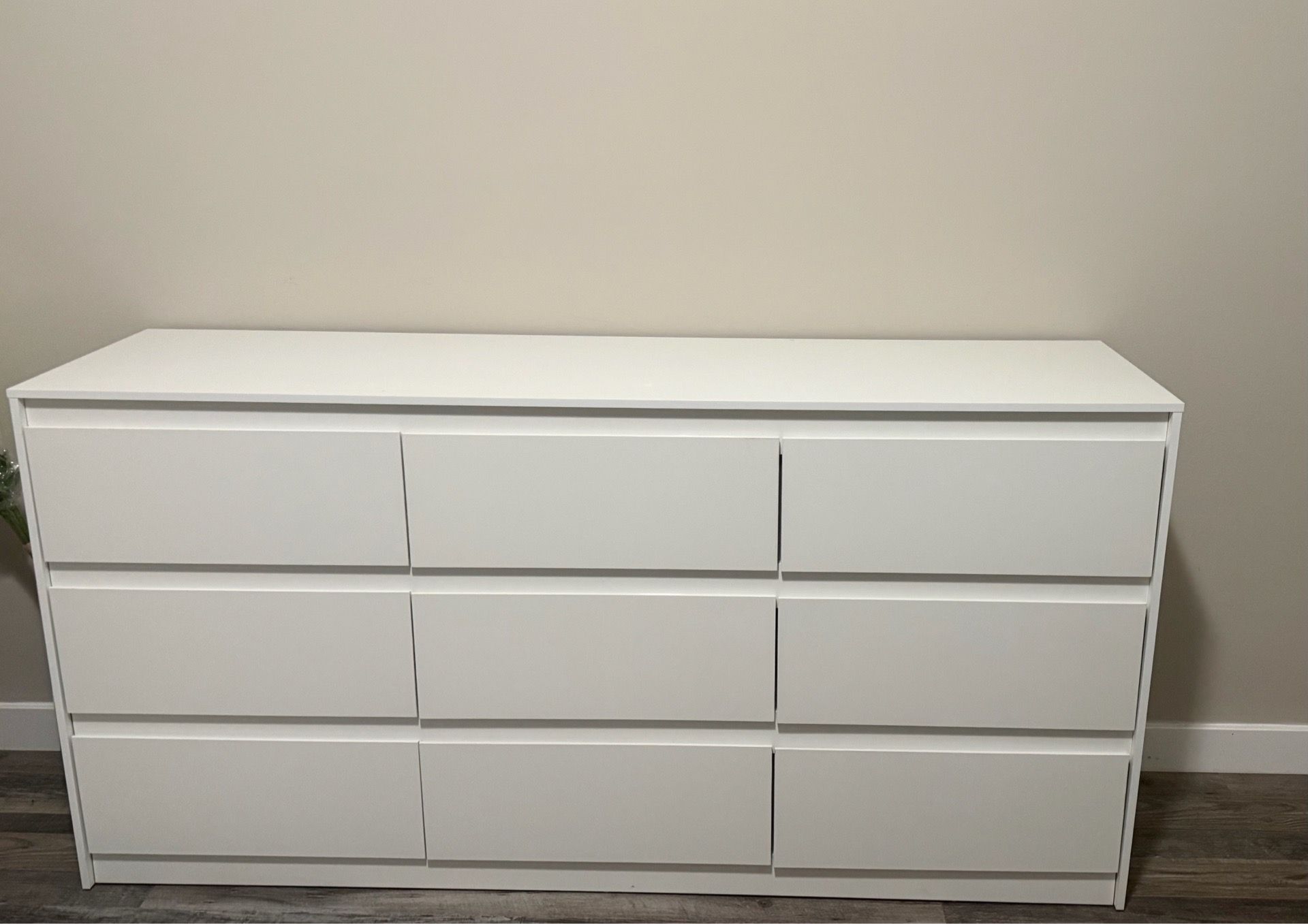 9 Drawer Dresser for Bedroom with Deep Drawers, Large Floor Wood Dressers & Chest of Drawers ,