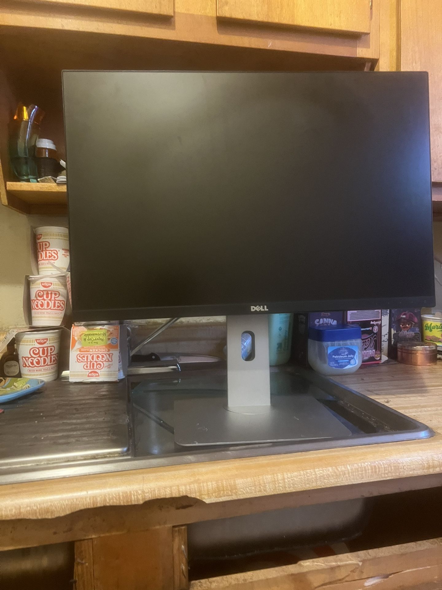 HP 24” 1080p Monitor w/ Built-In Camera – Perfect for Streaming & Video Calls Description: