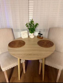 35” Round Dining table with Drop down leaf both sides