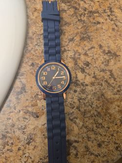 Watch with Silicone Strap/Large Numbers