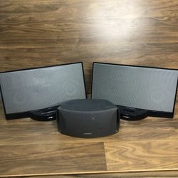 Bose Sounddocks And Speaker