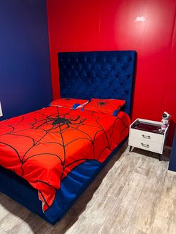 Cama queen y gavetero