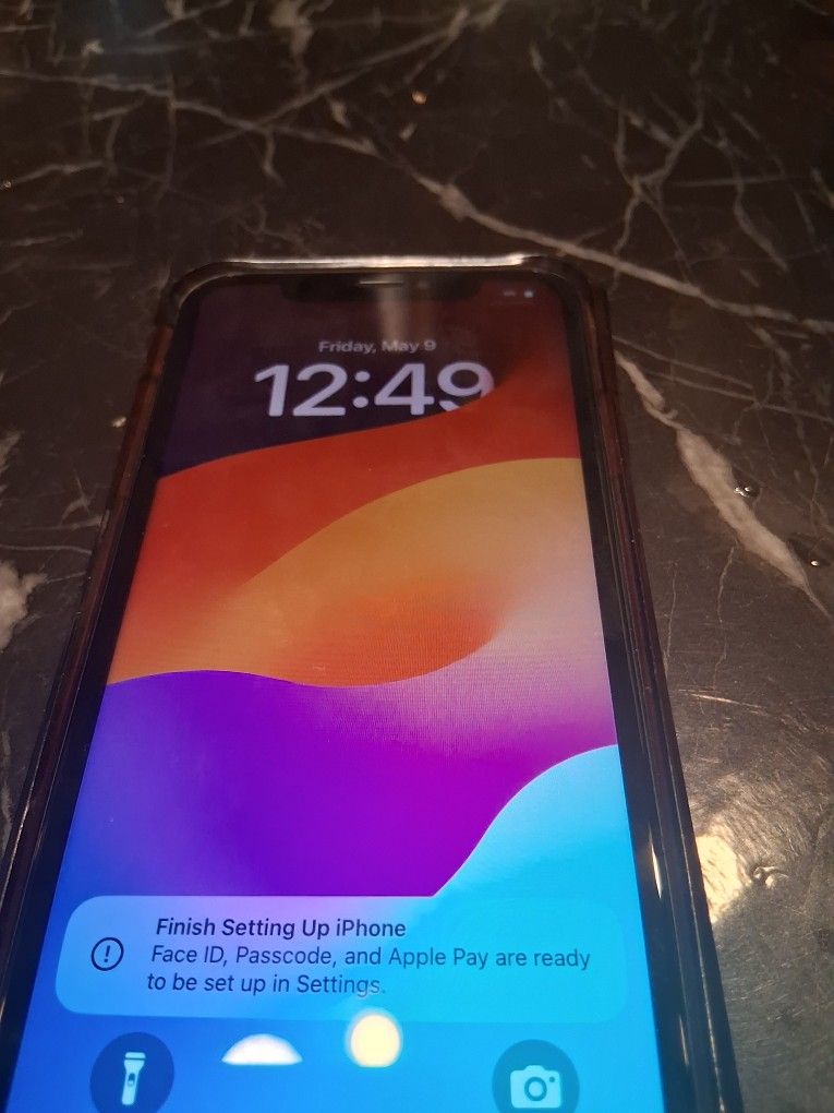 I Phone Xr (Cricket )
