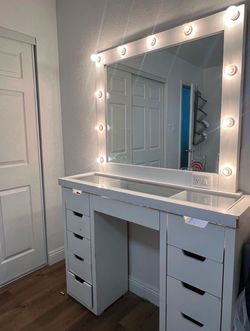 Make up vanity