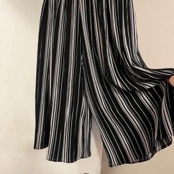 Striped Wide-Leg Pants With skirt-like silhouette (One Size) – Super Stylish & Comfy!
