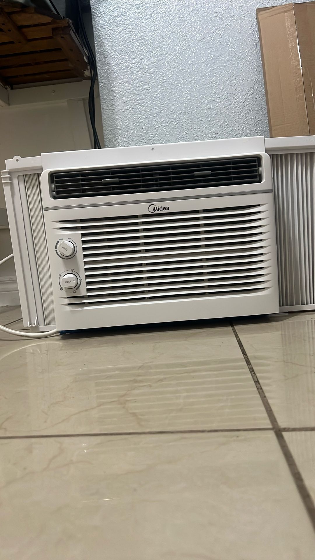 Window AC Unit