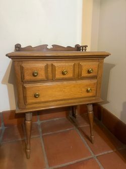 Vintage Oak 4-Drawer Nightstand / Bedside Chest