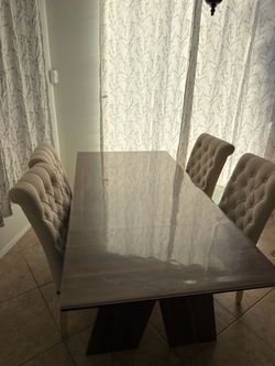 Dining Table Set with 4 Tufted Chairs