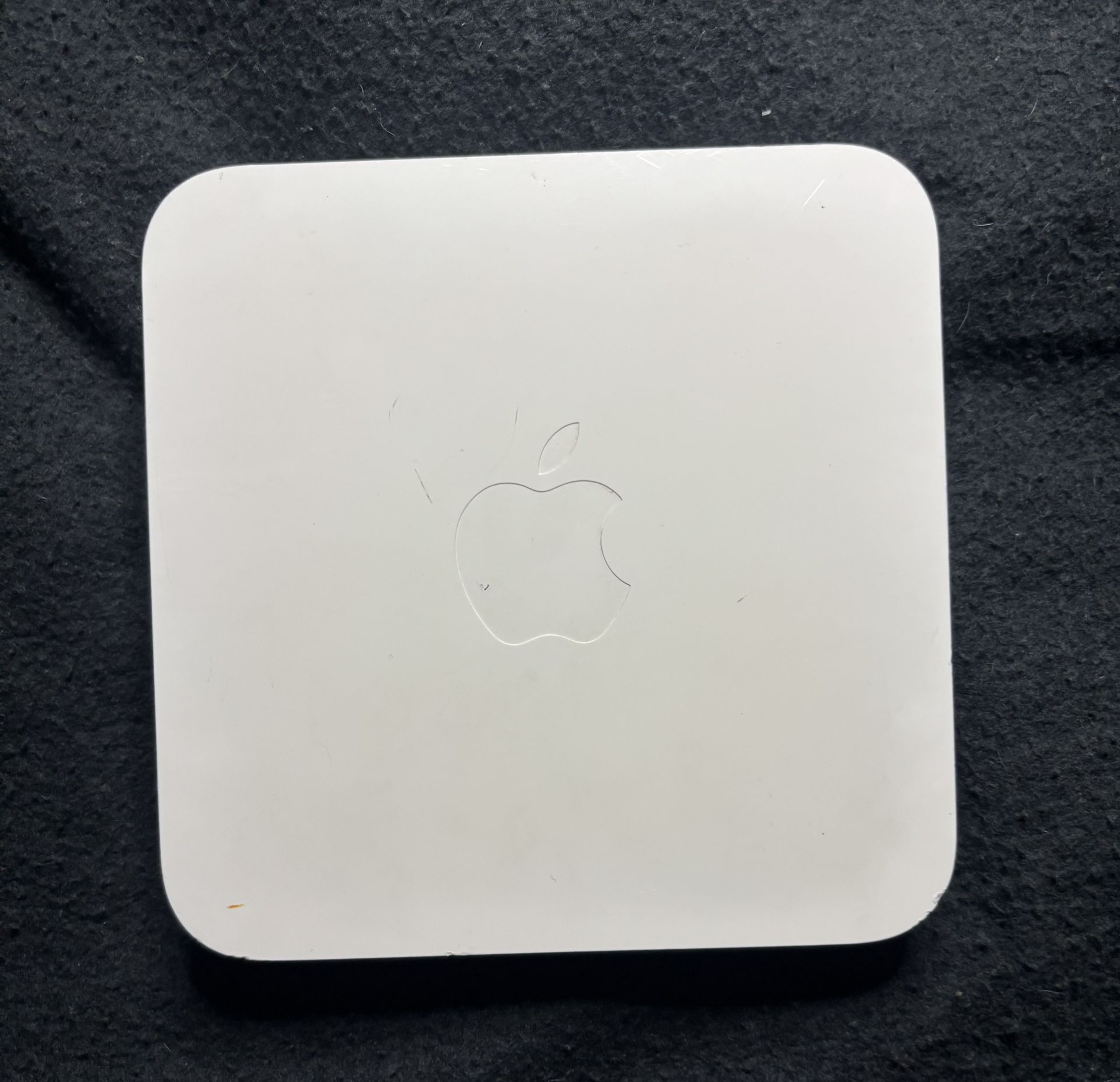 2011 Apple AirPort Extreme Base Station A1408 