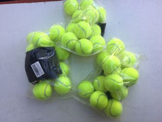 12 Pack Tennis Balls. Tennis Ball With Carry Pouch