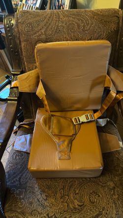 Portable Booster Seat with Harness and Straps